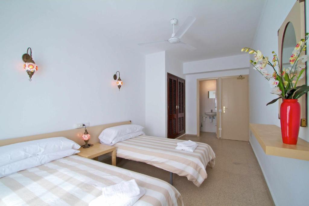 Hostal Paris Port de Pollença Chambre photo